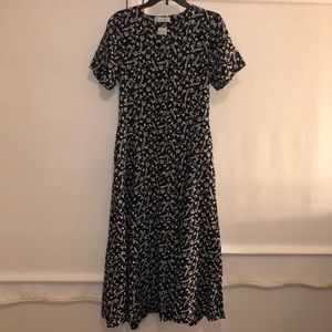 3/$20! 🎊 Segrets Sun Dress